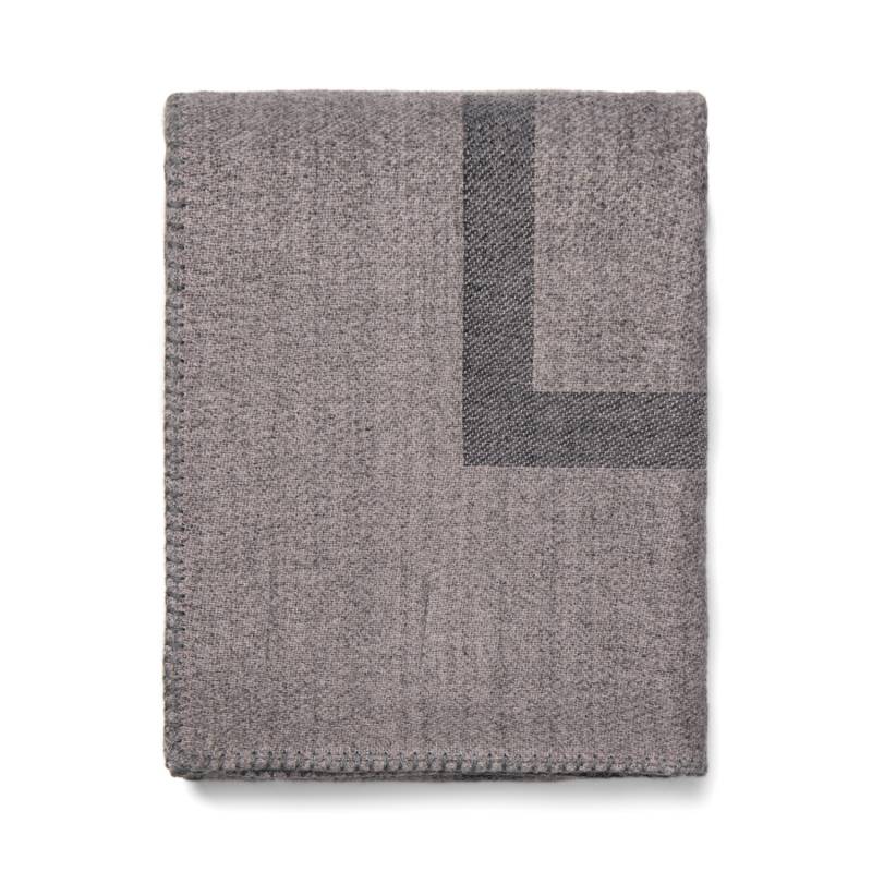 Плед VINGA Monogram из переработанного полиэстера GRS, 170x130 см