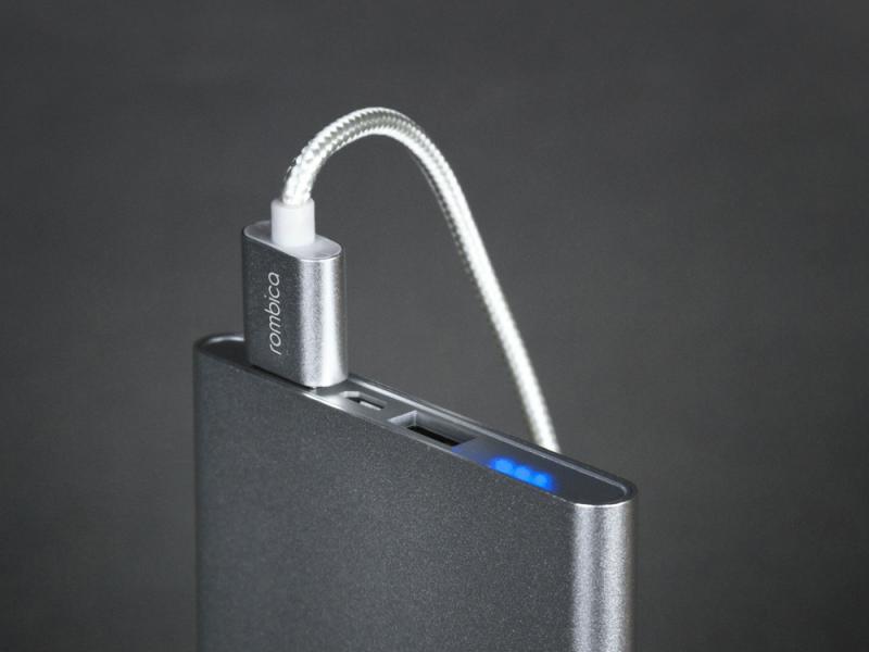 Внешний аккумулятор NEO AX70S, 7000mAh