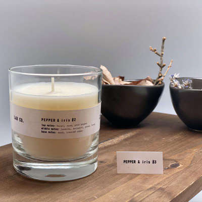 Свеча ароматическая  lab co, pepper&iris, 40 ч