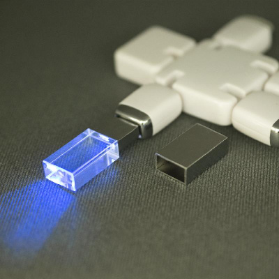Флеш накопитель USB 2.0 Кристалл, металлстекло, прозрачный подсветка синим, 16 GB
